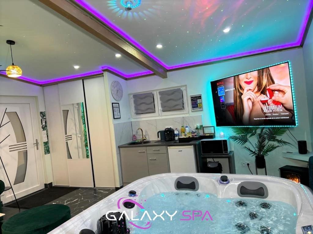 Galaxy - Jupiter Jacuzzi Privatif * Champigneulles
