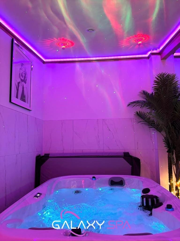 Galaxy - Jupiter Jacuzzi Privatif Apartment *