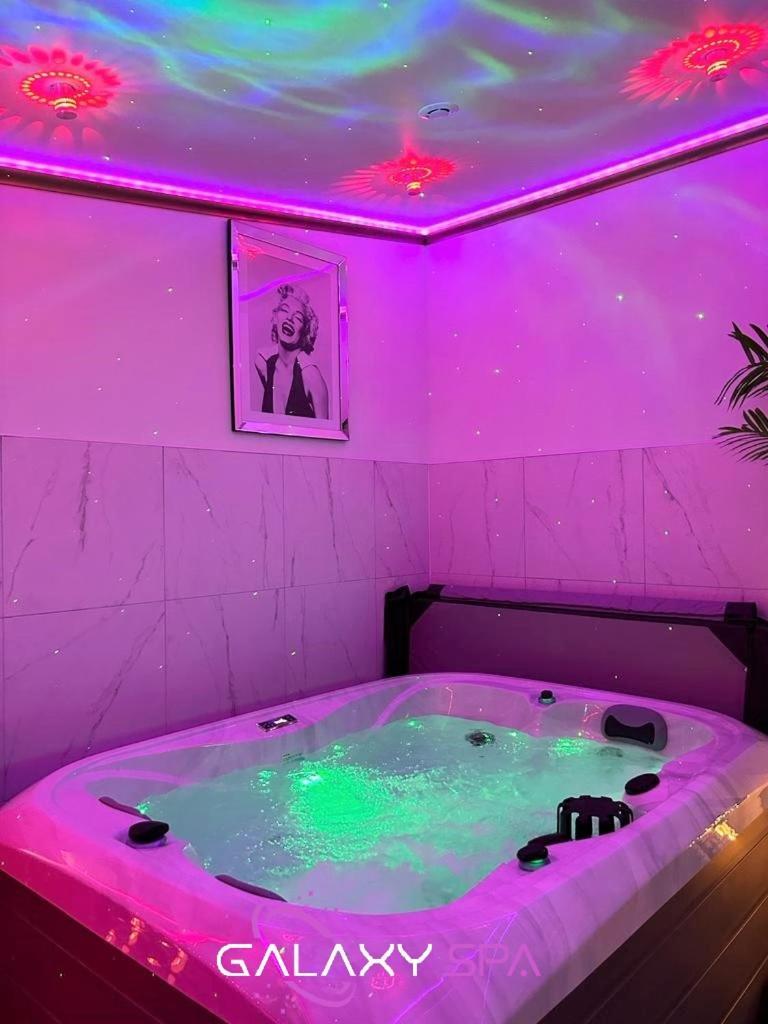 Galaxy - Jupiter Jacuzzi Privatif Champigneulles